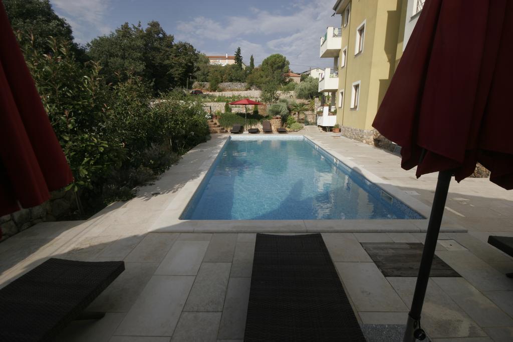 Apartments Salatic คิร์ก ภายนอก รูปภาพ